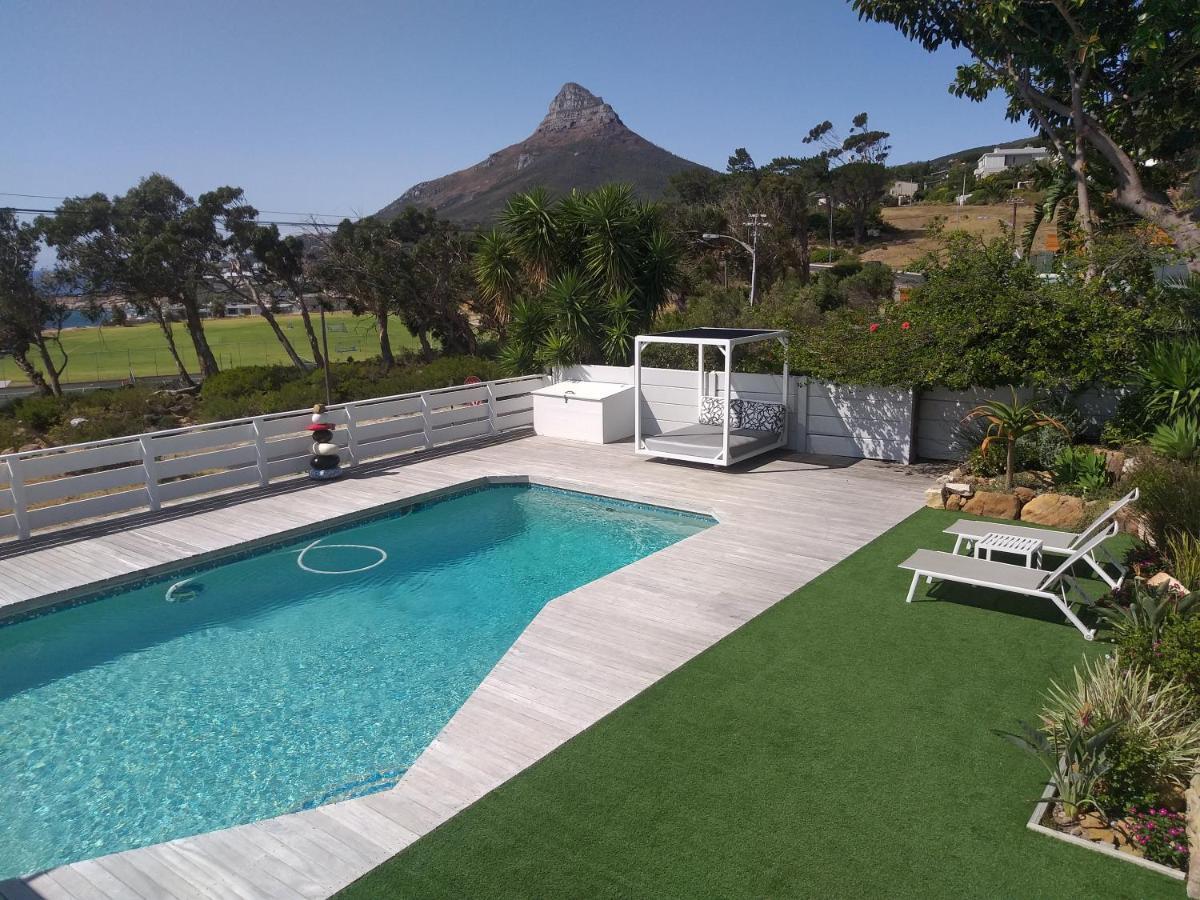 Camps Bay Loft With Stunning Mountain And Ocean Views Apartamento Cidade Do Cabo Exterior foto